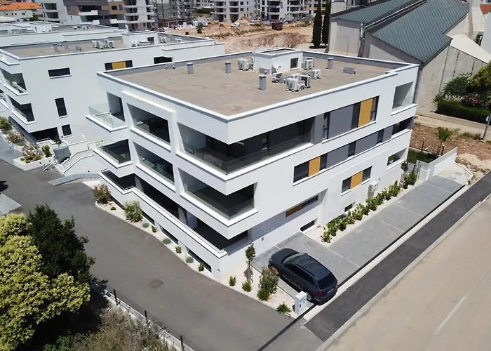 Apartment California By Belmont Realty