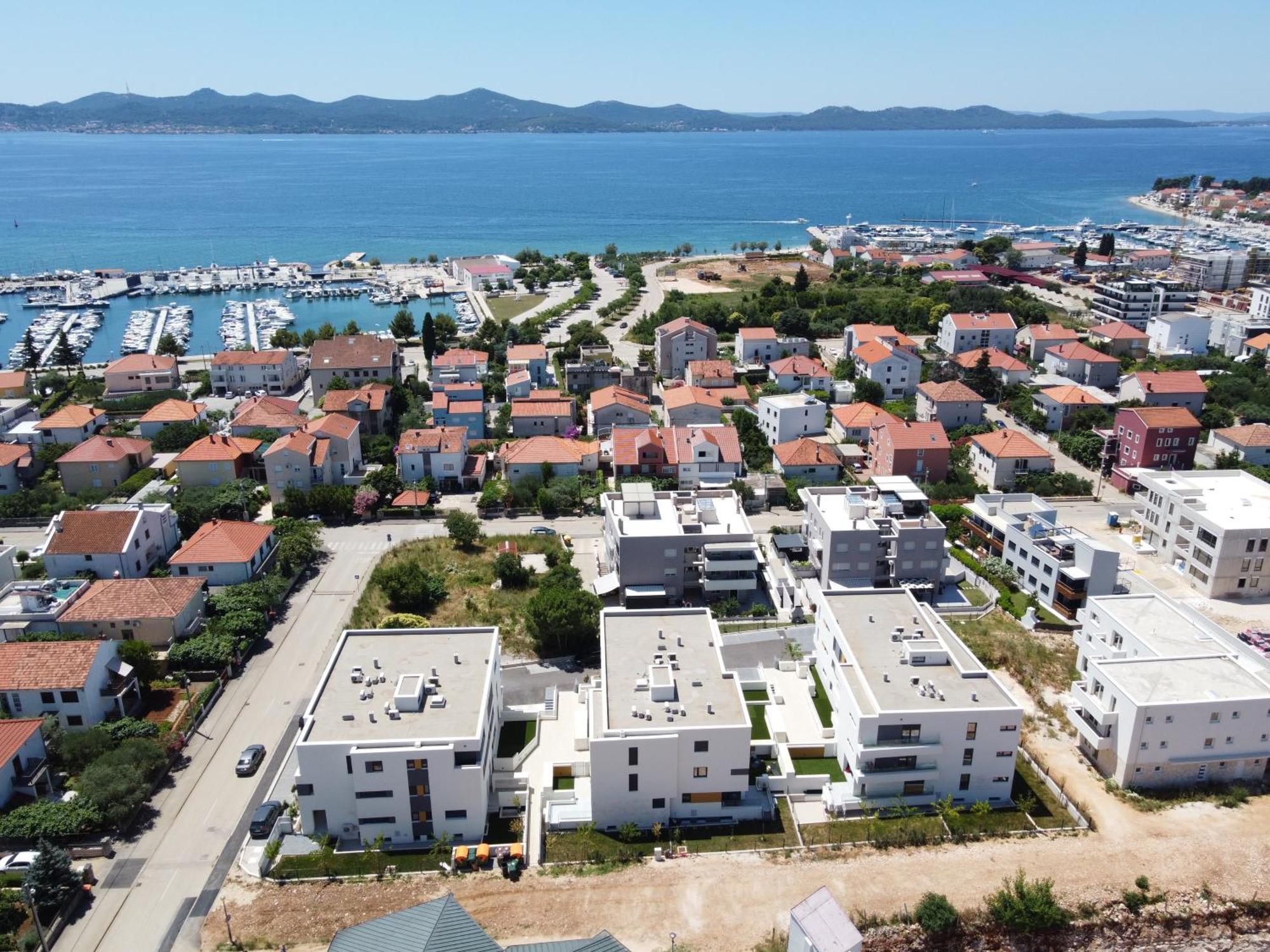 California By Belmont Realty Apartament